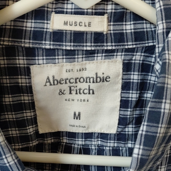 Abercrombie & Fitch Blue Casual Button Down Shirt - Picture 5 of 6